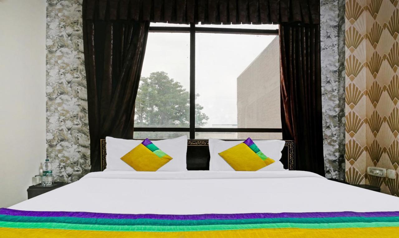 Itsy By Treebo - Ashoka Grand Hotel Varanasi Ngoại thất bức ảnh