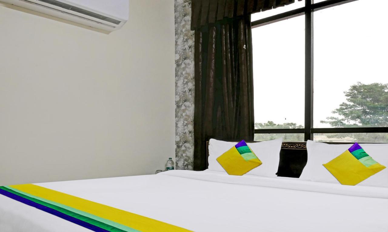 Itsy By Treebo - Ashoka Grand Hotel Varanasi Ngoại thất bức ảnh